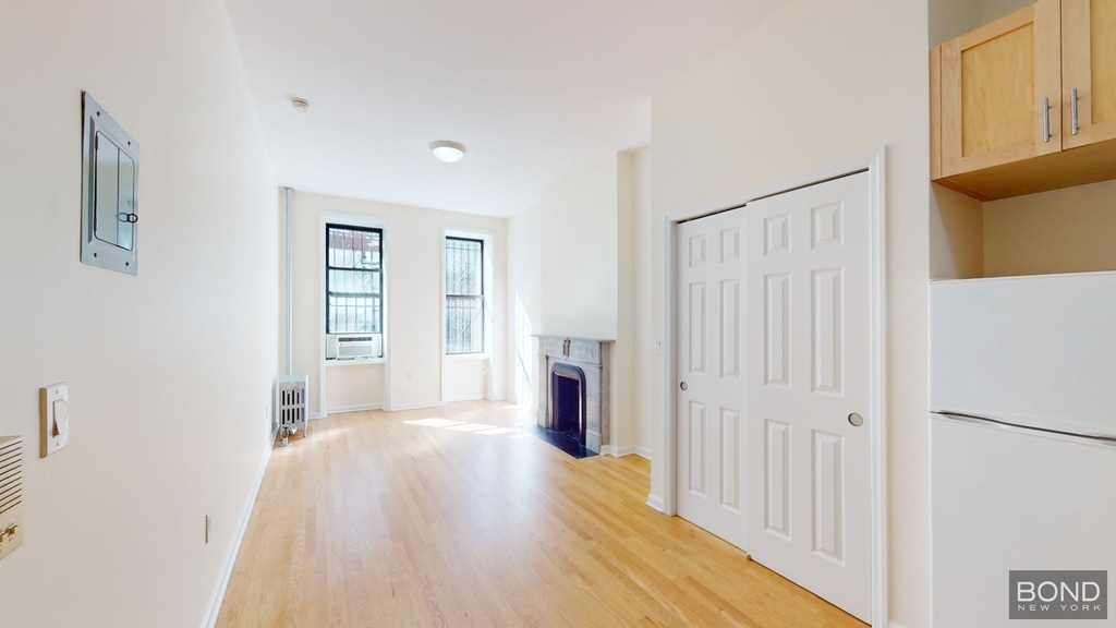 East 89th Street - Photo 1