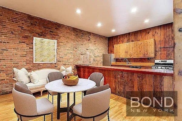 9 St Marks Place - Photo 2