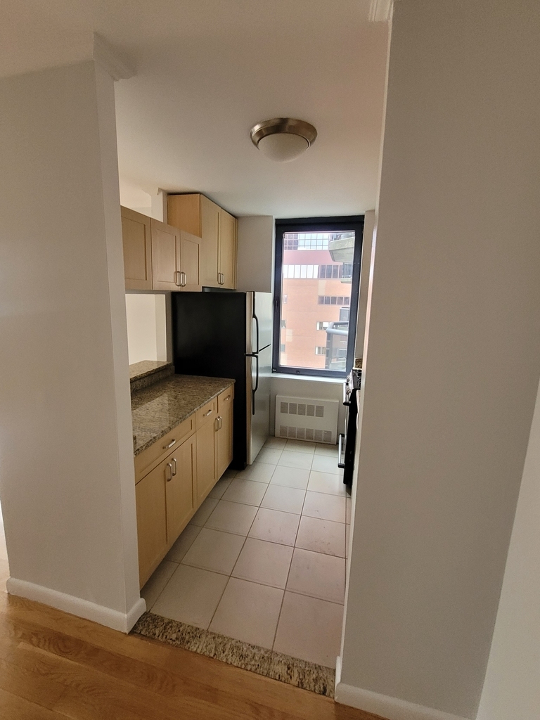 West 48th Street Broadway - Photo 4