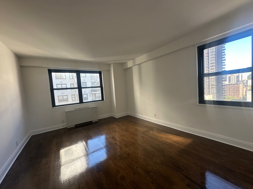 400 East 89th Street - Photo 19