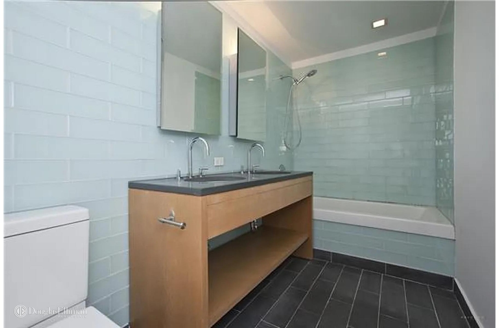 310 W 52nd St - Photo 1
