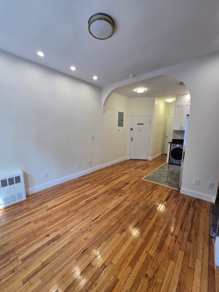 441 East 83rd Street - Photo 6