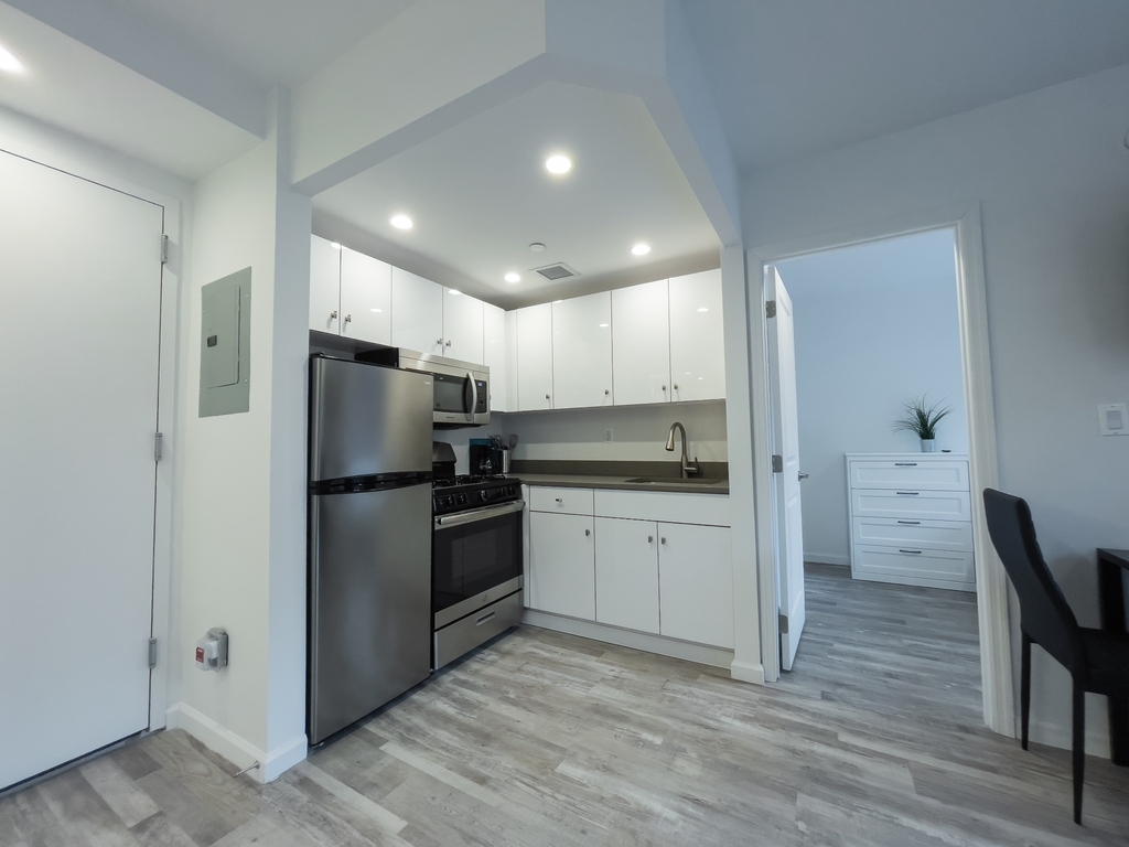 433 West 53rd Street - Photo 1