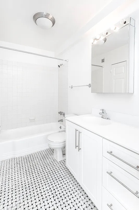 East 36th Street - Photo 5
