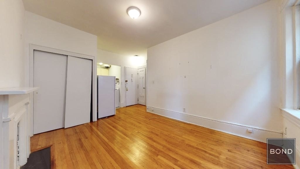 Madison Ave & 85th St - Photo 1