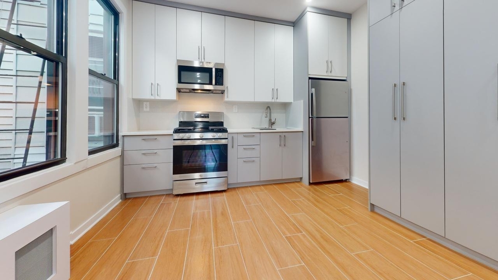 104-12 Metropolitan Avenue - Photo 3