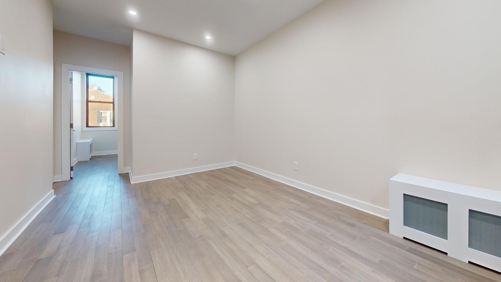 104-12 Metropolitan Avenue - Photo 2