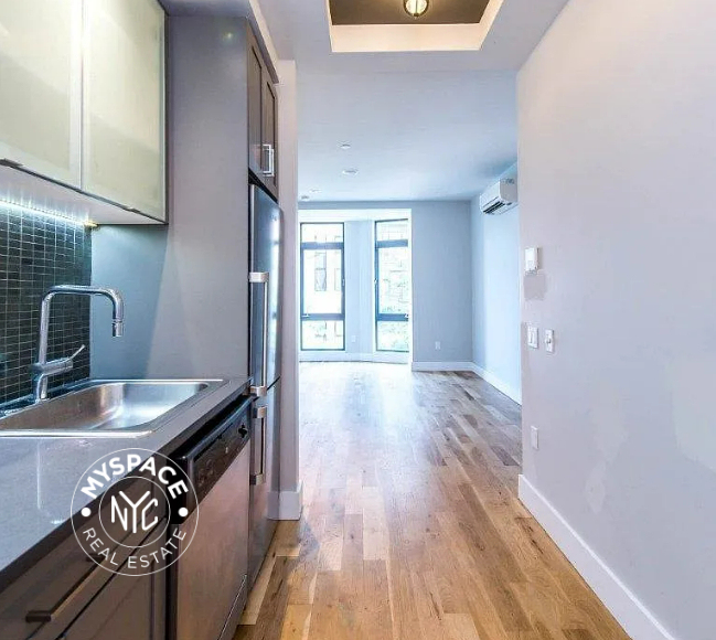 185 Leonard Street - Photo 0
