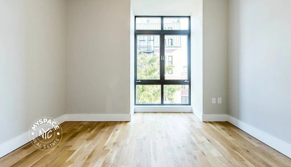 185 Leonard Street - Photo 2