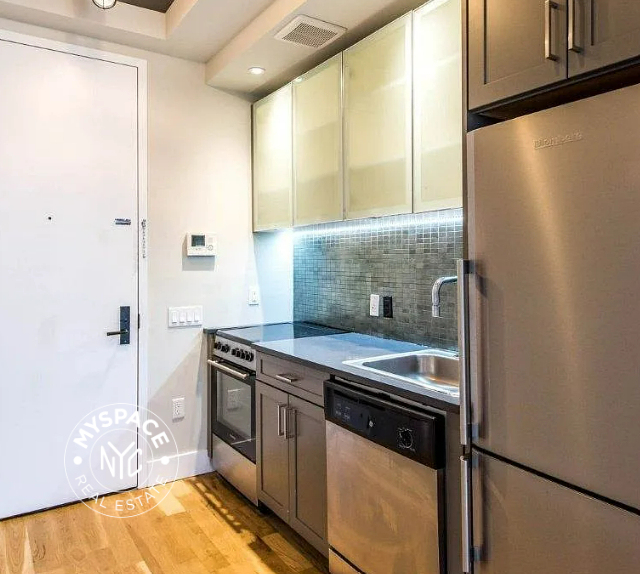185 Leonard Street - Photo 3