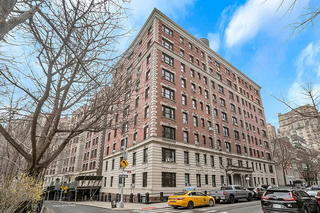 Riverside Drive  - Photo 6