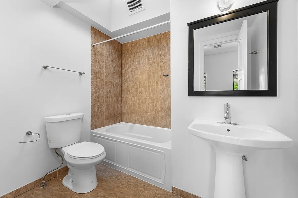 1937 Madison Avenue - Photo 2