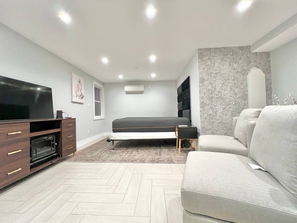 717 Dekalb Avenue - Photo 10