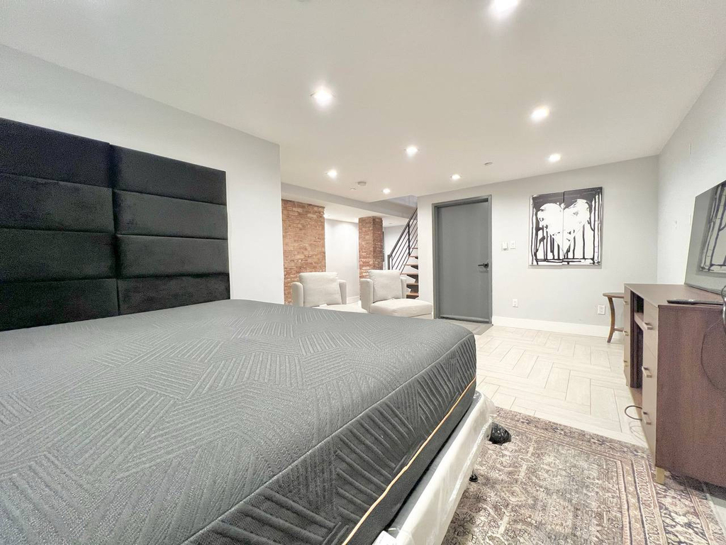 717 Dekalb Avenue - Photo 5