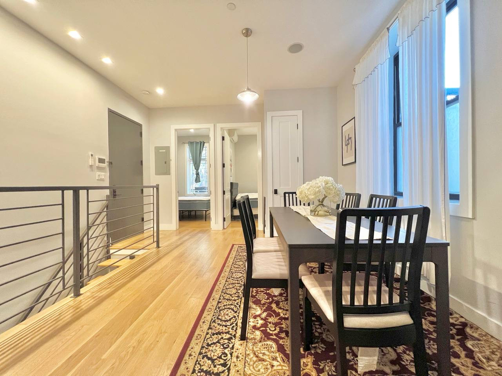 717 Dekalb Avenue - Photo 0