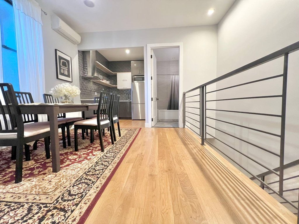 717 Dekalb Avenue - Photo 1