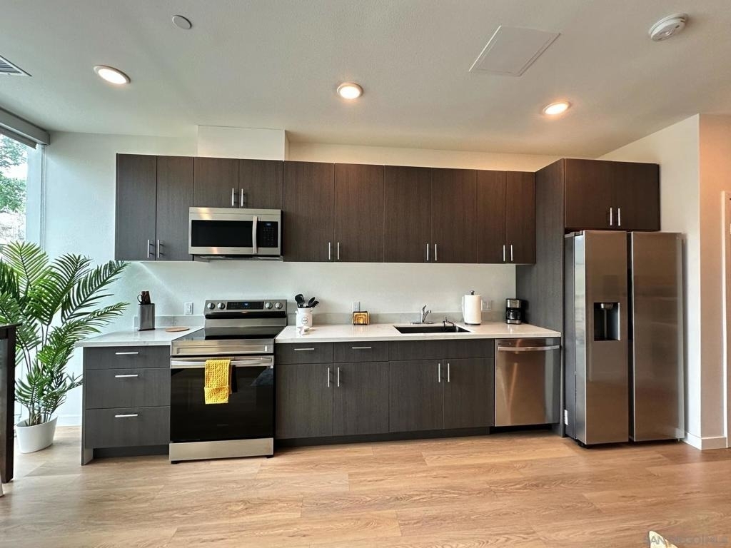 3909 Voltaire St - Photo 0