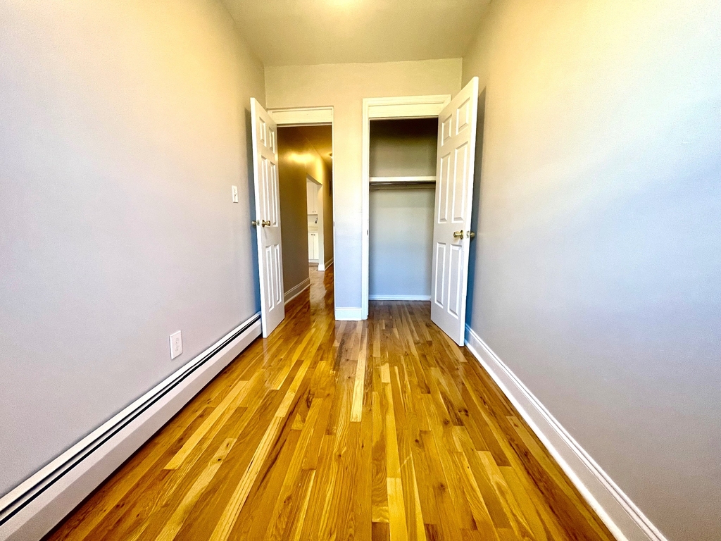 386 Manhattan Avenue - Photo 3