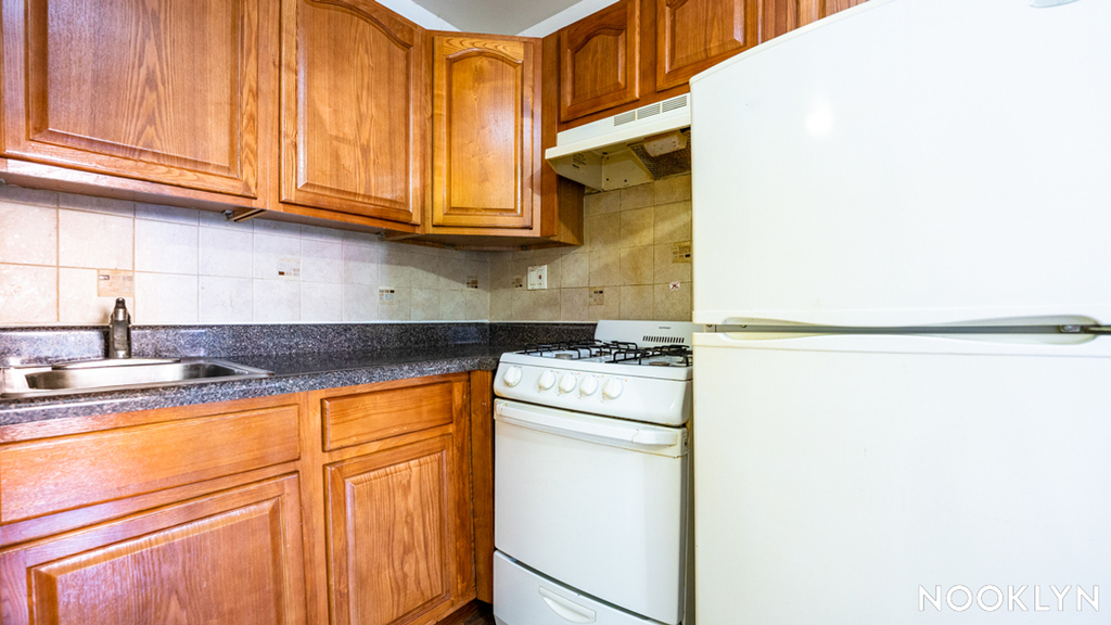1106 Bushwick Avenue - Photo 5