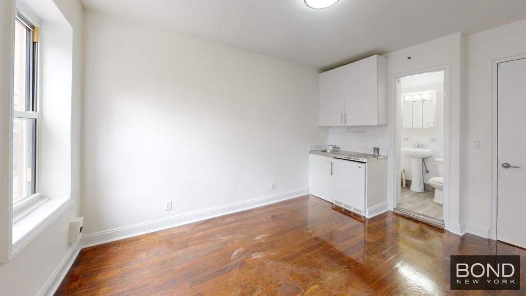 Second Avenue - Photo 9