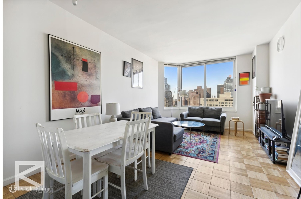 1775 York Ave - Photo 1