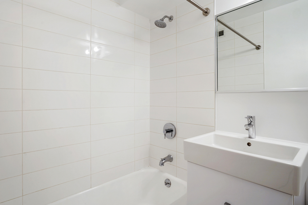 141 East 33rd Street - Photo 4