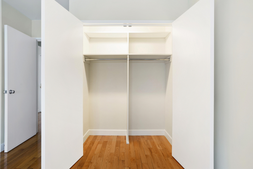 141 East 33rd Street - Photo 3