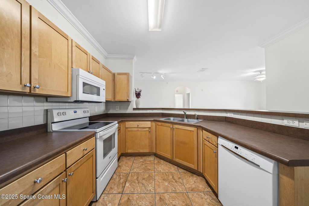 6421 Borasco Drive - Photo 16
