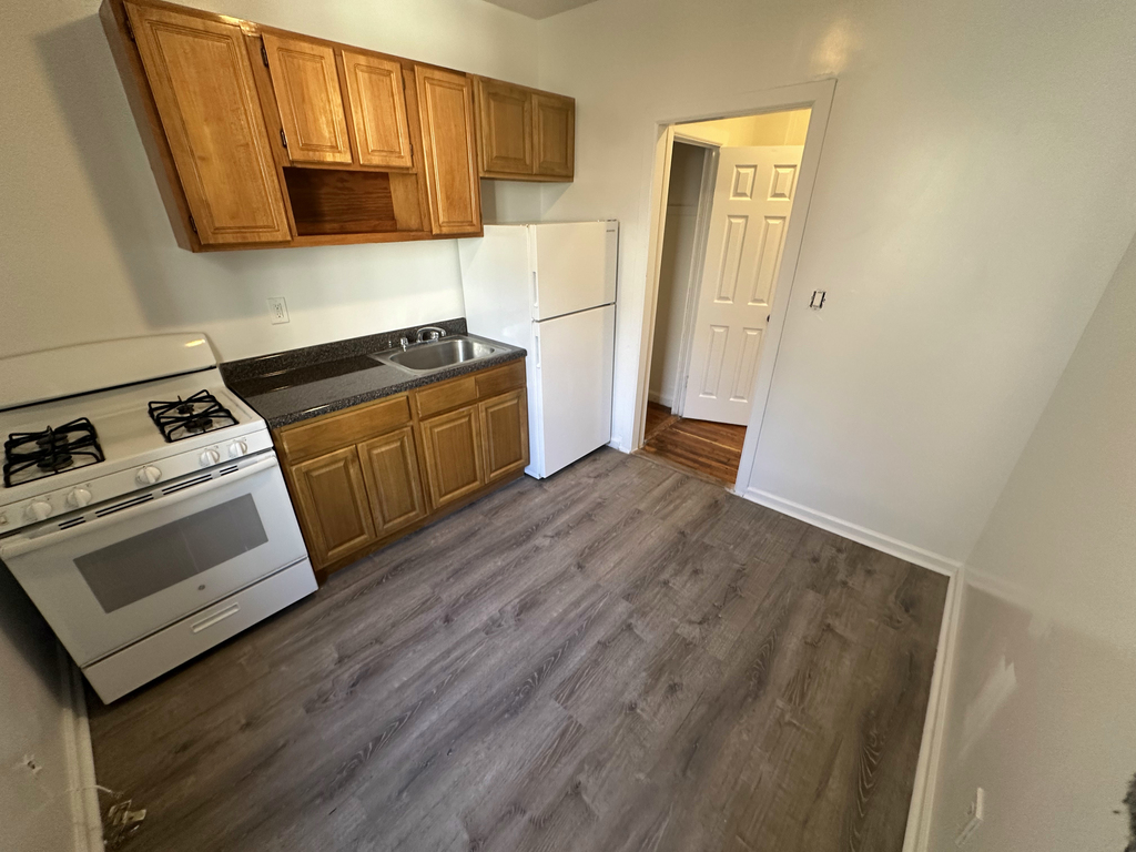3105 Decatur Avenue - Photo 6