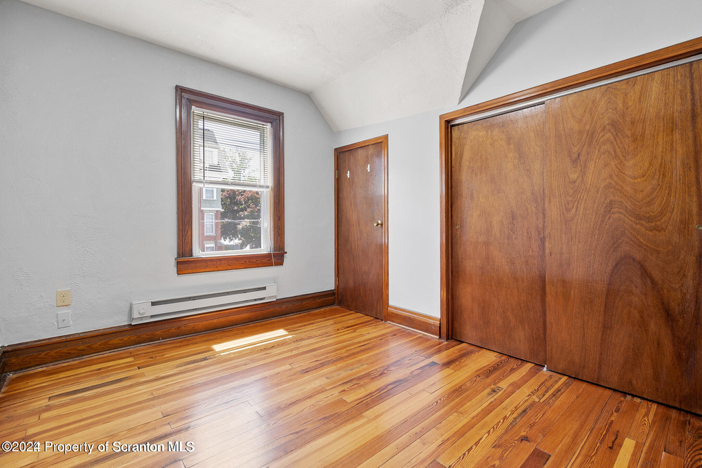 1015 Gibson - Photo 4