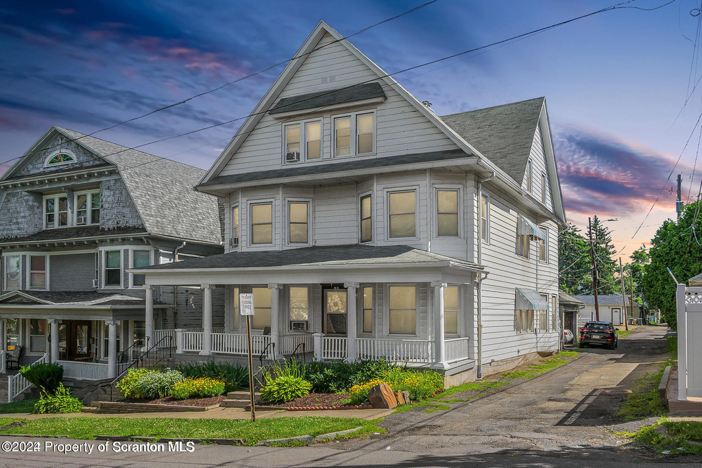 1015 Gibson - Photo 0