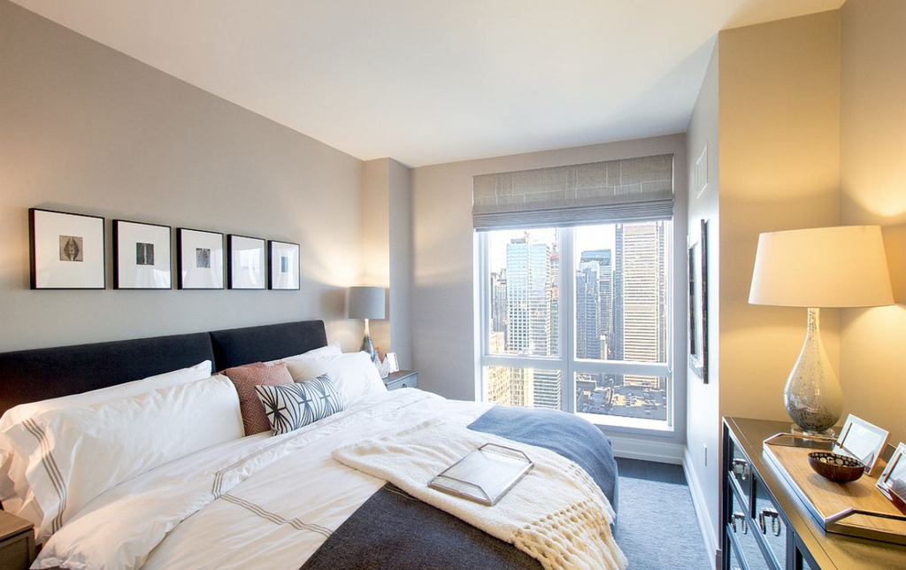 555 10th Avenue - Photo 0