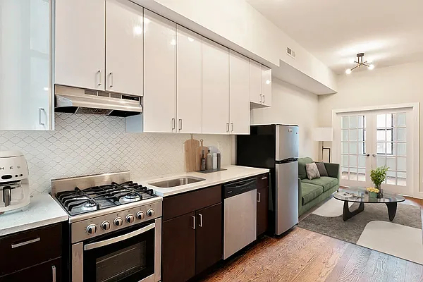 285 Cornelia Street - Photo 8