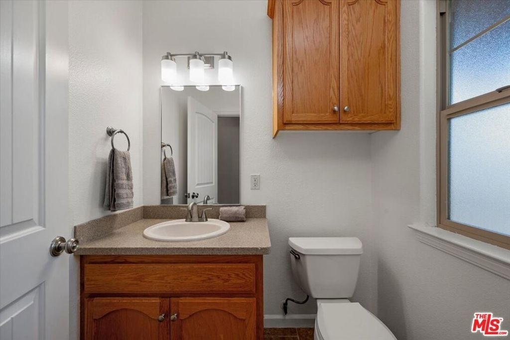 230 Hans Place - Photo 20