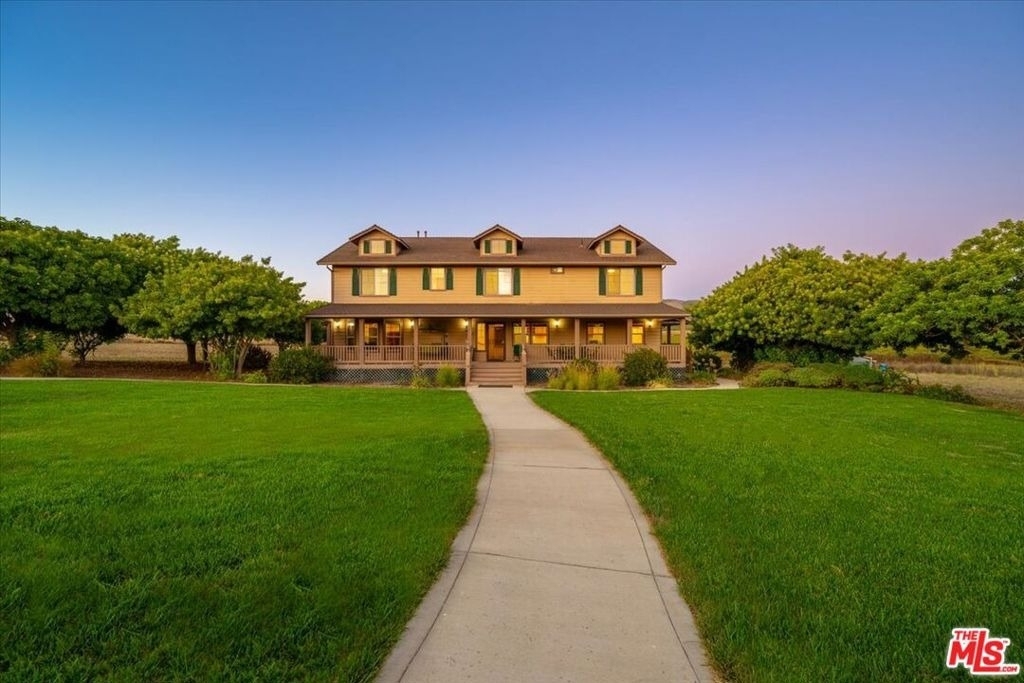 230 Hans Place - Photo 1
