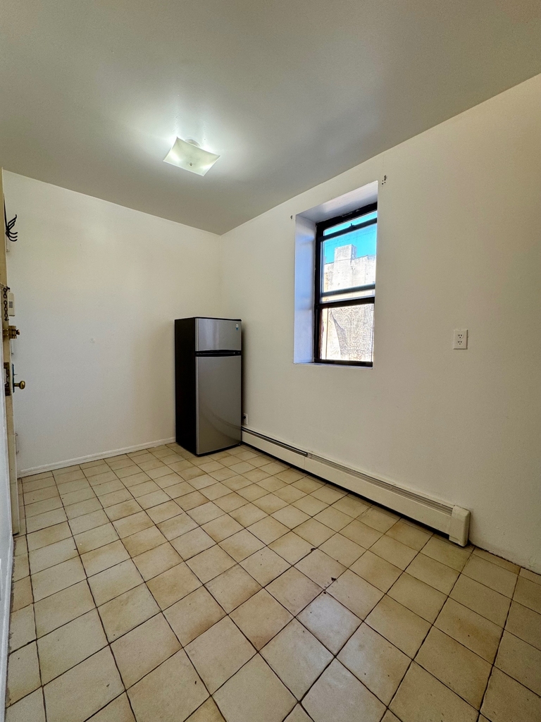 2148 2nd Avenue - Photo 2