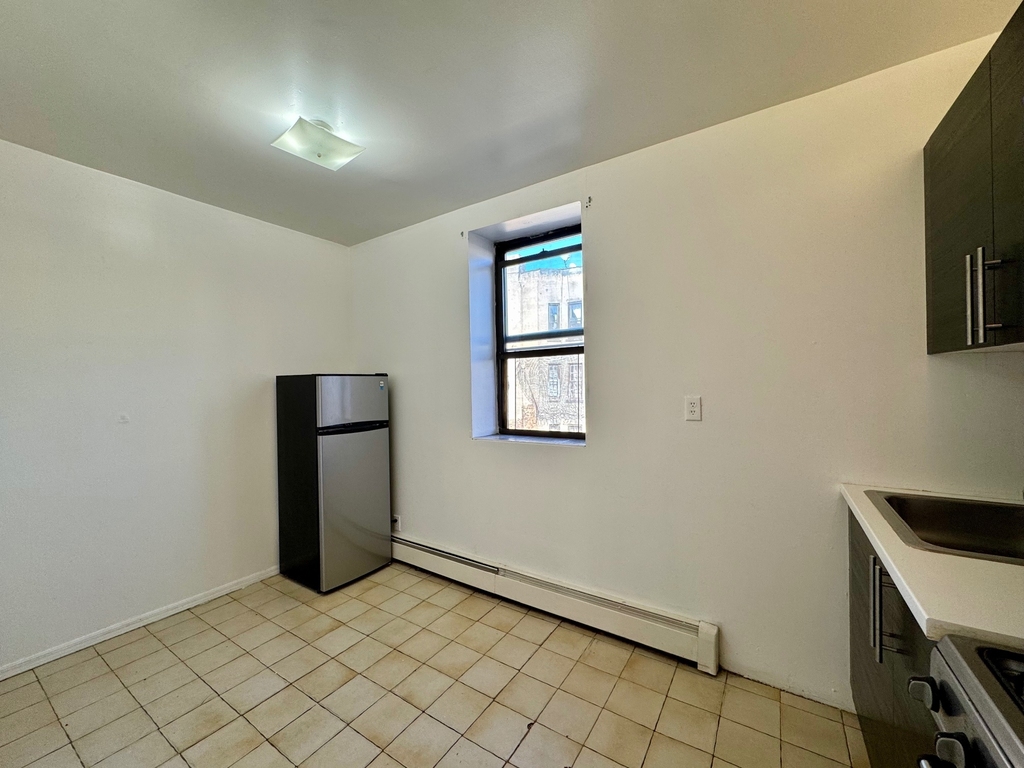 2148 2nd Avenue - Photo 3