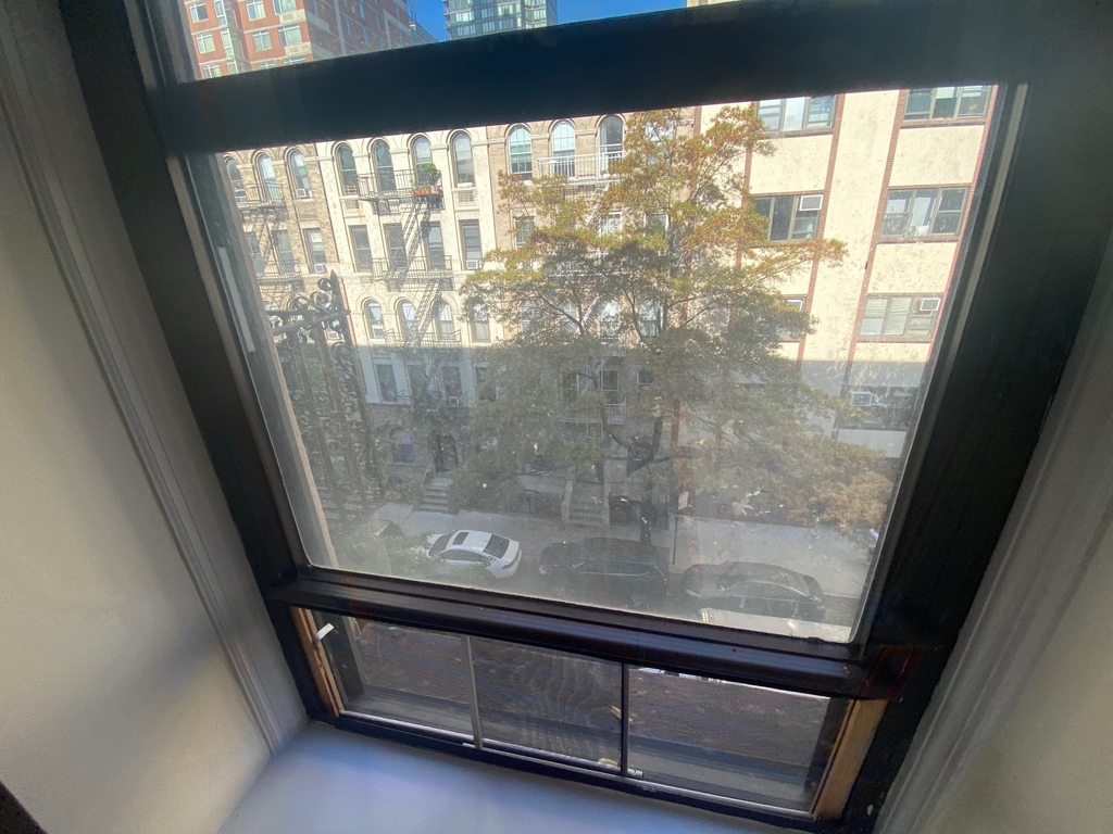 East 91st Street - Photo 1