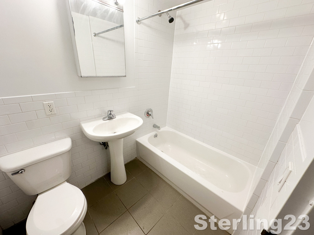 31-72 31st Street - Photo 6