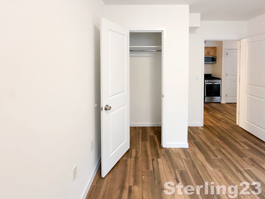 31-72 31st Street - Photo 4