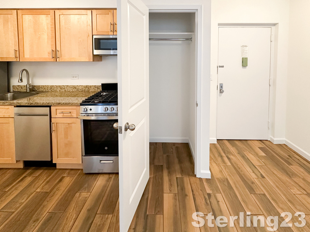 31-72 31st Street - Photo 5