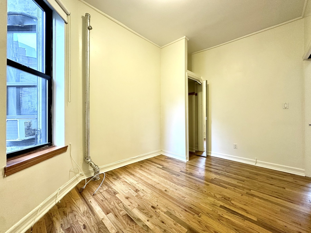 3133 Broadway - Photo 5