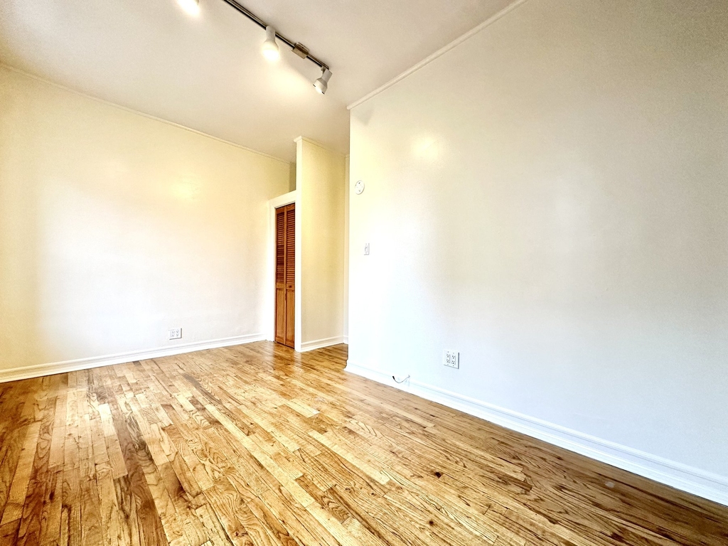 3133 Broadway - Photo 1