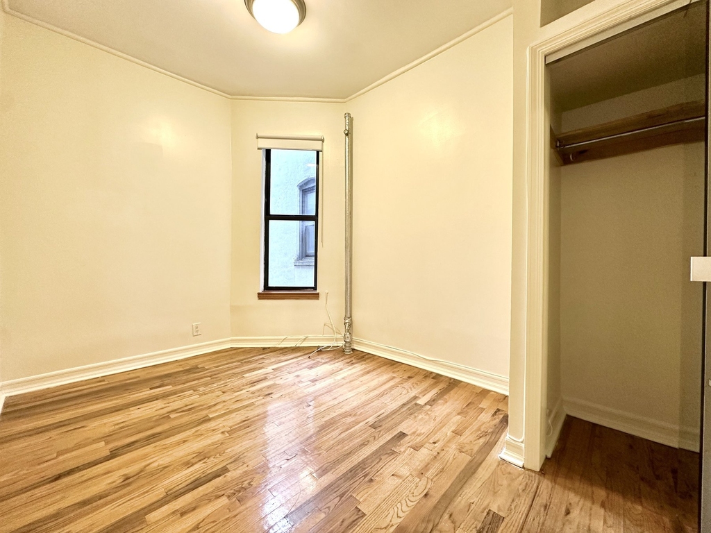 3133 Broadway - Photo 4