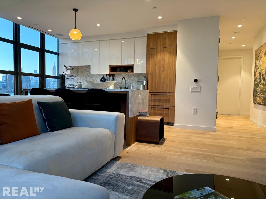 29 Huron St - Photo 2