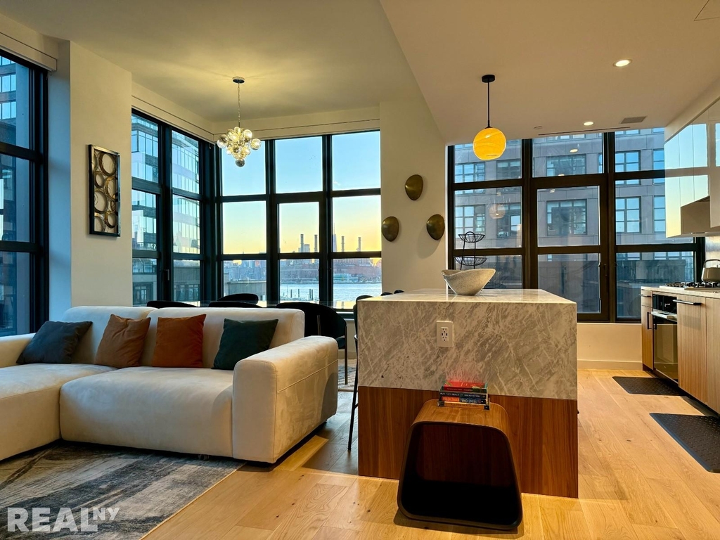 29 Huron St - Photo 0