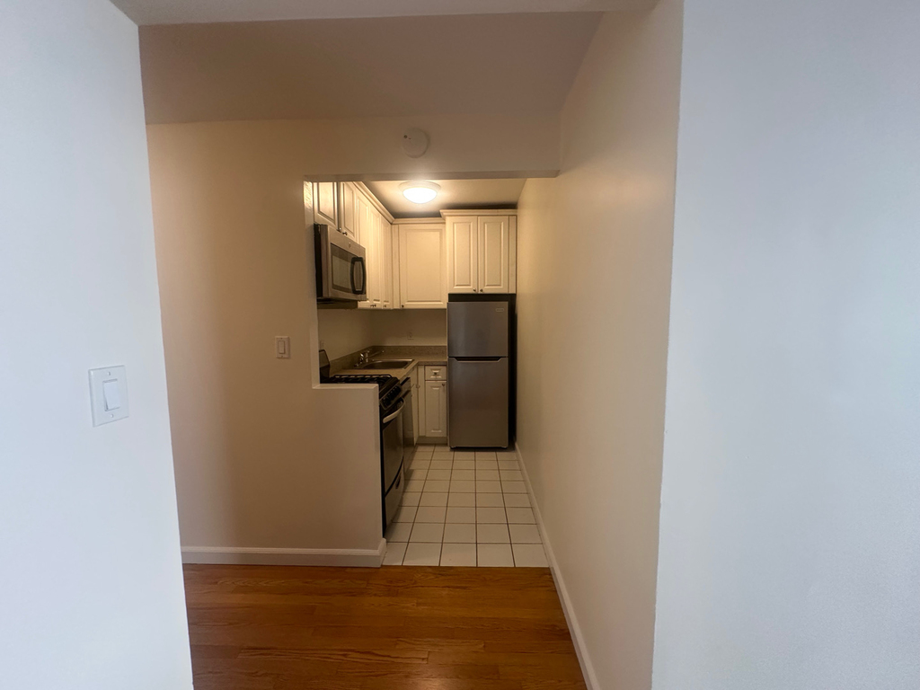 306 East 91st Street - Photo 2