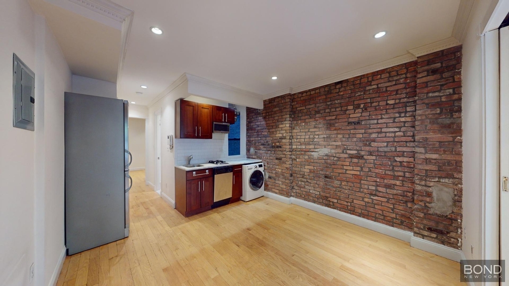 East 9th Street - Photo 1