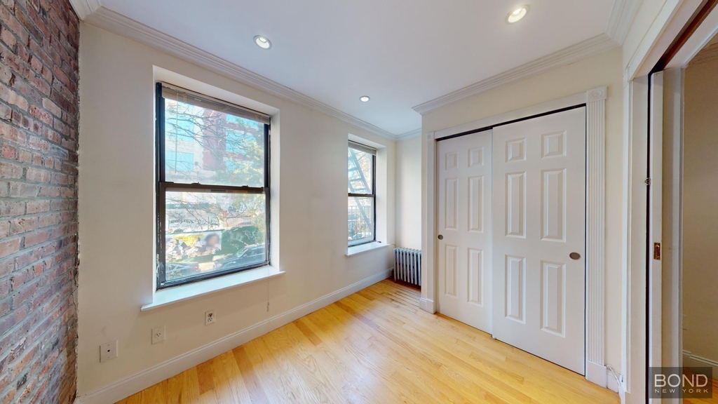 East 9th Street - Photo 0