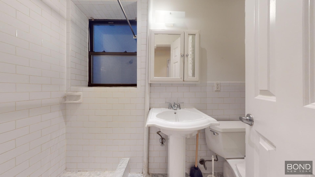 East 9th Street - Photo 2